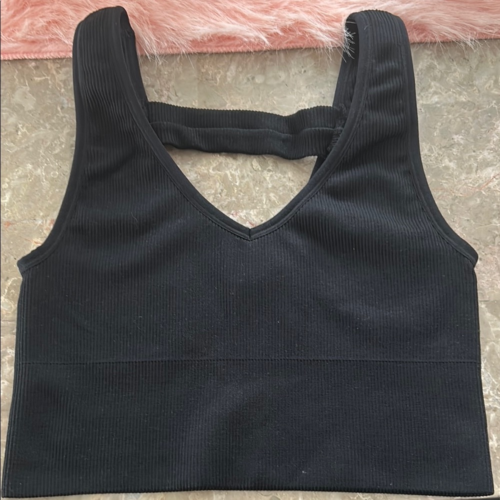 Black Ribbed V-Neck sports bra by 90 Degree size small